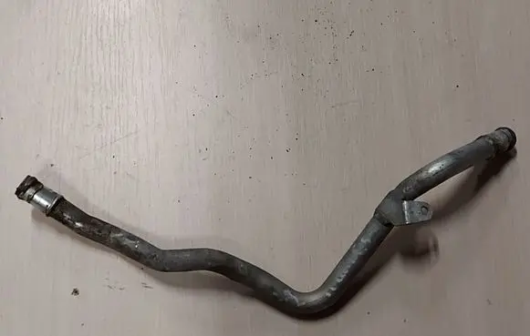Volkswagen Touareg I Engine coolant pipe/hose