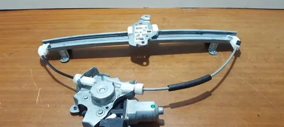 Nissan Juke I F15 Front door window regulator with motor 80730JX30C