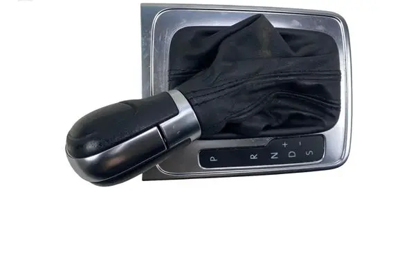 Volkswagen PASSAT B7 Gear shifter/selector 3AB713203E