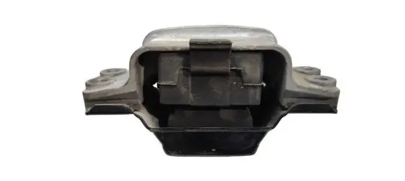 Volkswagen PASSAT B6 Engine mount bracket 3C0199555