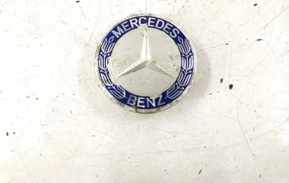 Mercedes-Benz E W211 Non-original wheel cap 1714000025 A1714000025