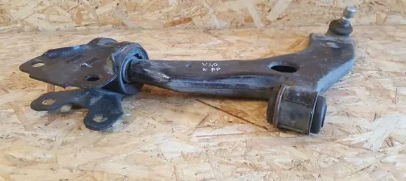 Volvo V40 Front lower control arm/wishbone AV613A262DA