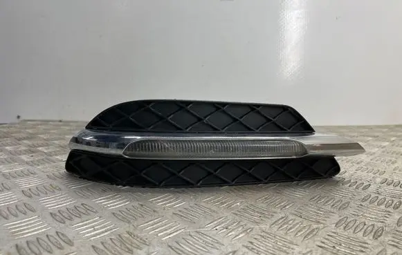 Mercedes-Benz C W204 Front fog light A2048803324