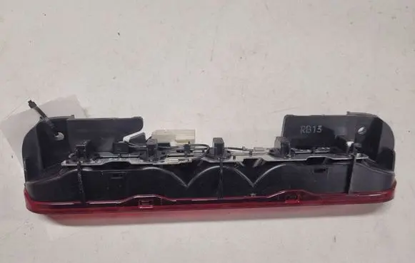 Nissan X-Trail T30 Third/center stoplight P1842
