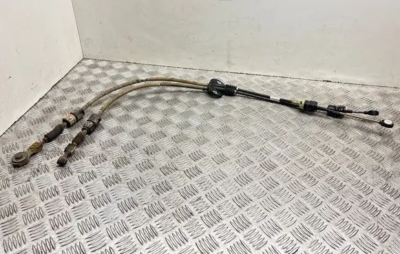 Ford Focus Gear shift cable linkage 2S4R7E395FC 607094810A