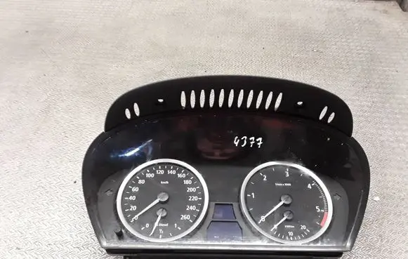 BMW 5 E60 E61 Speedometer (instrument cluster) 62116983153