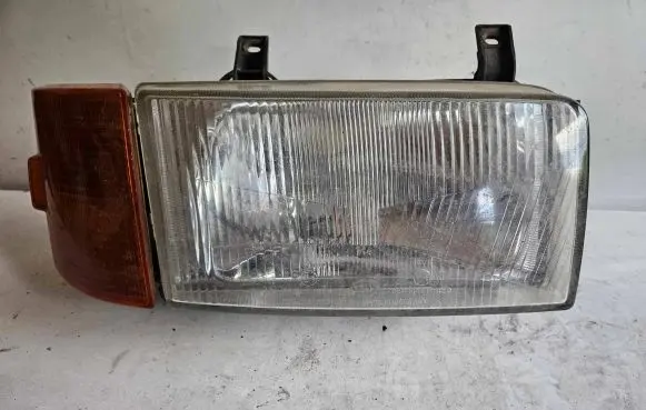 Volkswagen Transporter - Caravelle T4 Headlight/headlamp 44438
