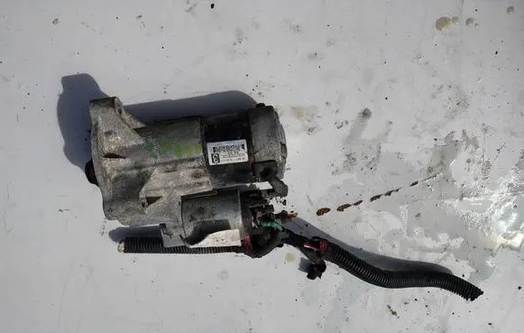 Peugeot 307 CC Starter motor 