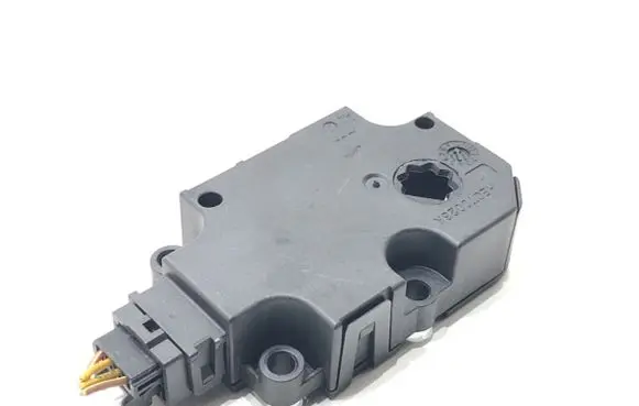 Audi A6 C7 Air flap motor/actuator CZ113930-0855