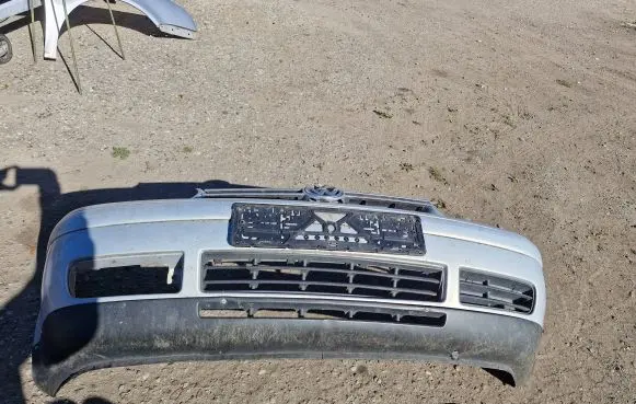 Volkswagen Golf IV Front bumper