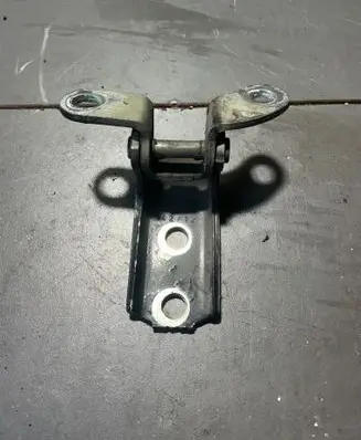 Toyota Avensis T270 Front door upper hinge 
