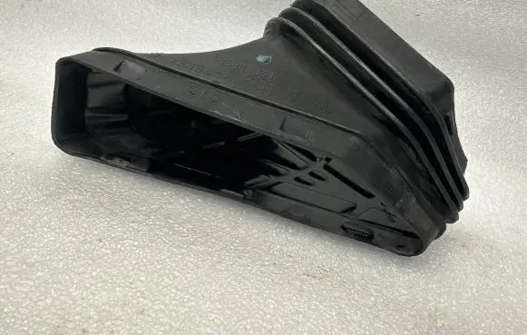 Audi A5 Sportback 8TA Air intake duct part 1020448S01