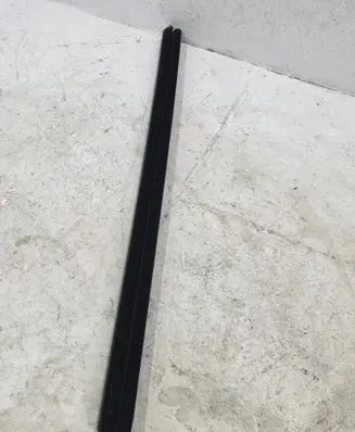 BMW i5 G60 Rubber seal front door window/glass 5A058A7 1261200011