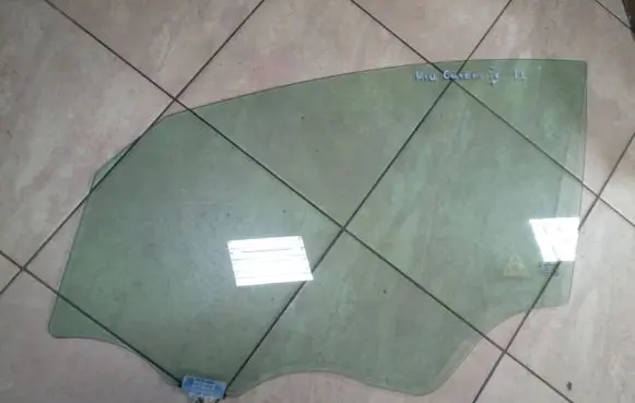 KIA Carens III Front door window glass four-door 43R00108 NE69622