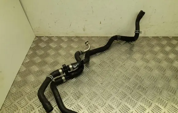Volvo XC60 Engine coolant pipe/hose 32249715