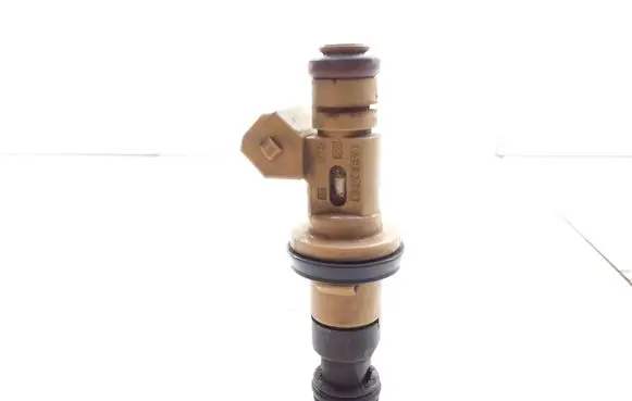 Volvo S80 Fuel injector 9125821