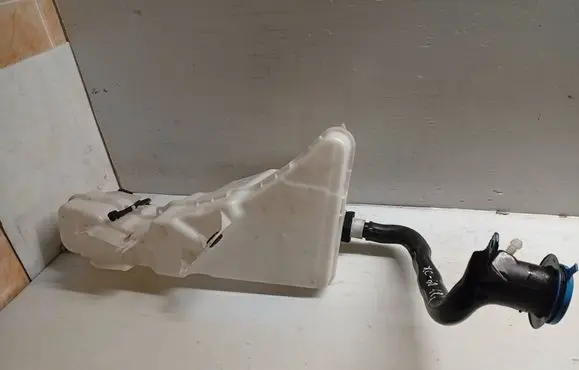 Volvo XC60 Windshield washer fluid reservoir/tank 31699968