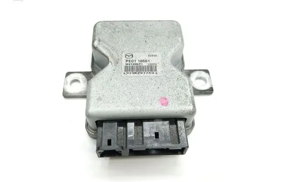 Mazda 3 II Fuel injection pump control unit/module PE0118561