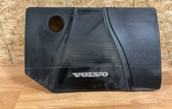 Volvo V50 Engine cover (trim)