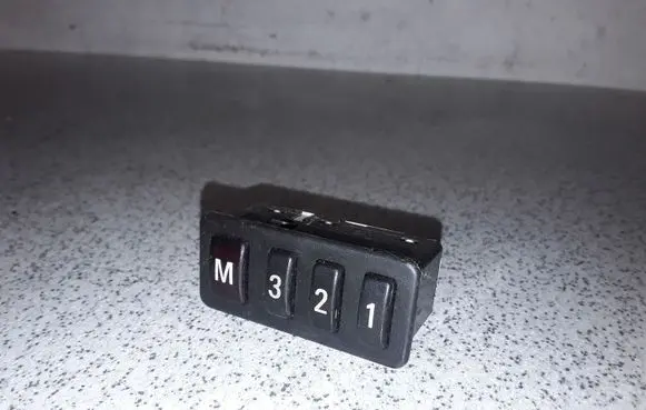 BMW 5 E39 Seat control switch 8352160