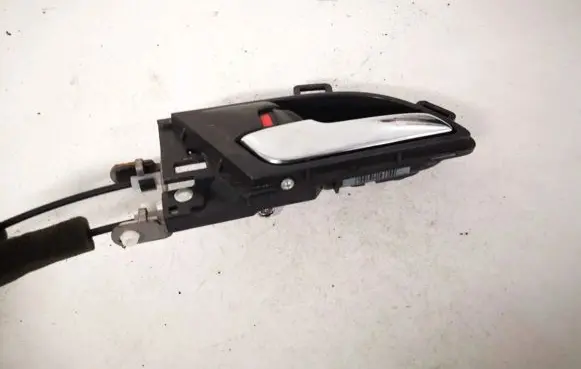 Rear door interior handle