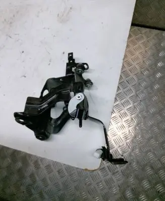 Toyota Prius (XW50) ABS pump bracket