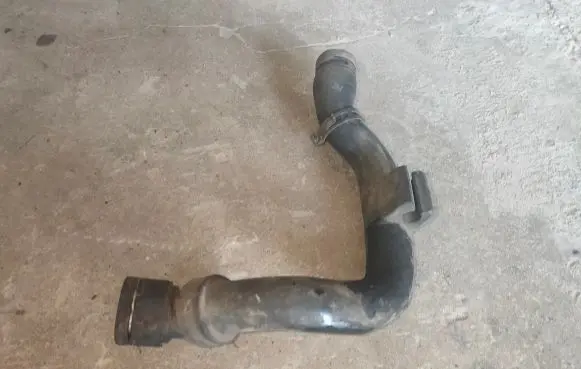 Volkswagen PASSAT B5 Engine coolant pipe/hose