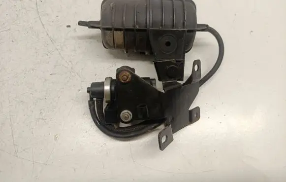 BMW 3 E46 Vacuum air tank 2247620 2247906
