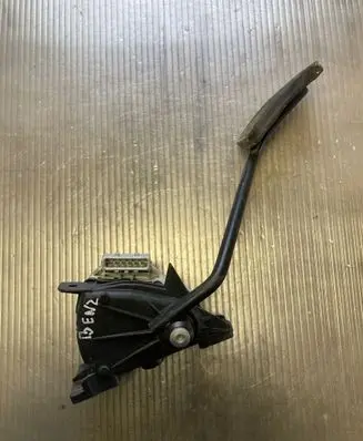 Volvo XC90 Accelerator throttle pedal 8634699 6PV00853706