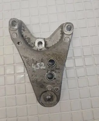 Volkswagen Polo V 6R Engine mounting bracket 6Q0199185AB