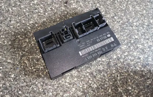 Volkswagen Golf V Other control units/modules 1K0959433T