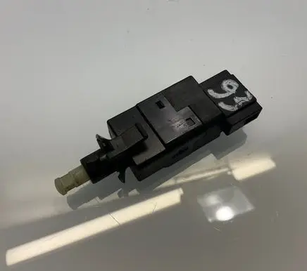 Mercedes-Benz E W211 Brake pedal sensor switch 0015454009 A0015454009