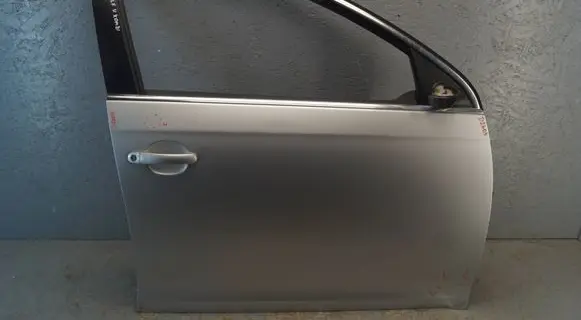 Volkswagen Jetta V Front door