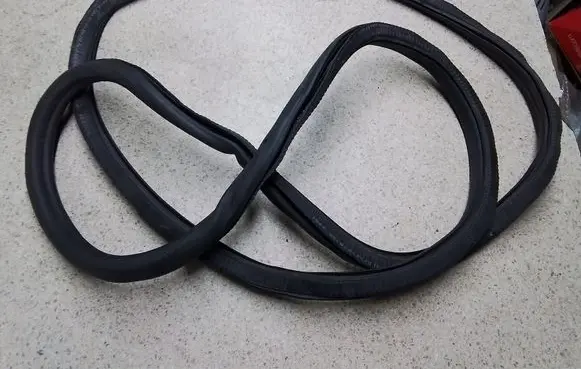 Porsche Panamera (971) Front door rubber seal 971831722