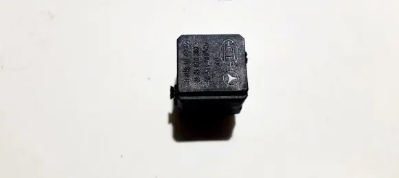 Mercedes-Benz C W203 Other relay 4ra00779100 a0025421319