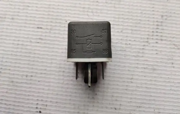 Mercedes-Benz Vito Viano W638 Other relay 00351070