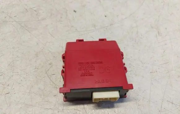 Toyota Prius (XW50) Door control unit/module 85970-47040