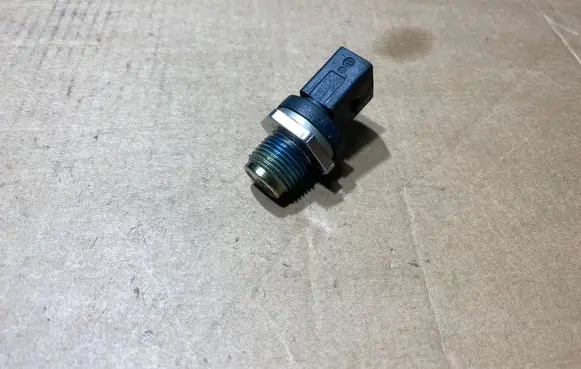 Fuel pressure sensor
