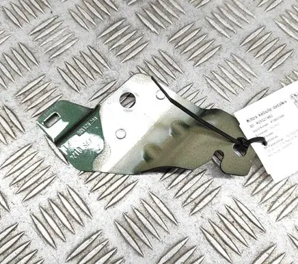 Fender mounting bracket