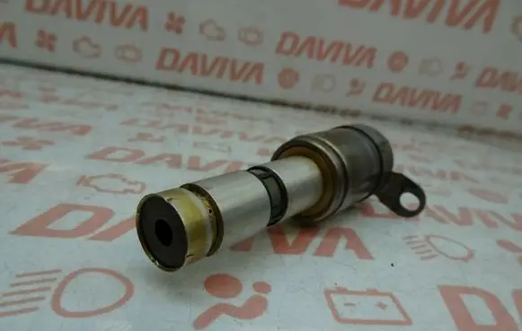 Renault Megane III Camshaft vanos timing valve 240058