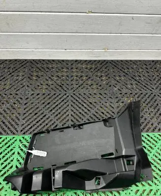 BMW 1 F20 F21 Front bumper mounting bracket 8053805