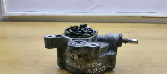 Ford Galaxy Vacuum pump D1651A21090