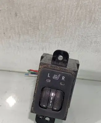 Nissan X-Trail T31 Seat heating switch 8107l
