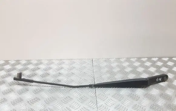 Skoda Octavia Mk2 (1Z) Front wiper blade arm
