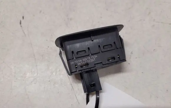 Citroen C4 I Picasso Electric window control switch 96547103XT