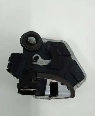 Toyota Verso Rear door lock 1B0710