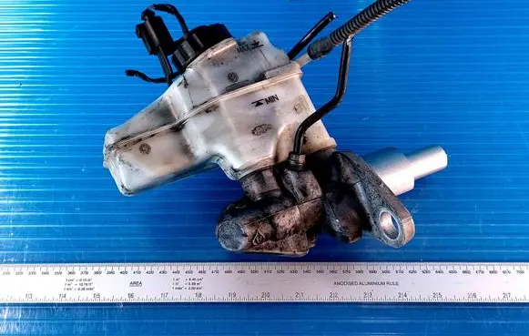 Audi A3 S3 A3 Sportback 8P Master brake cylinder 1K2611301C