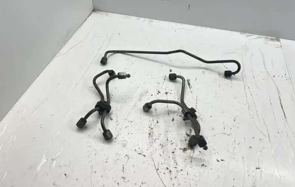 Toyota RAV 4 (XA30) Fuel injector supply line/pipe 