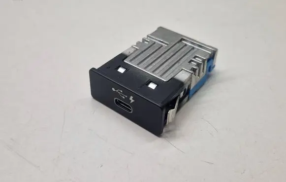 BMW X3 G01 USB socket connector 8711939