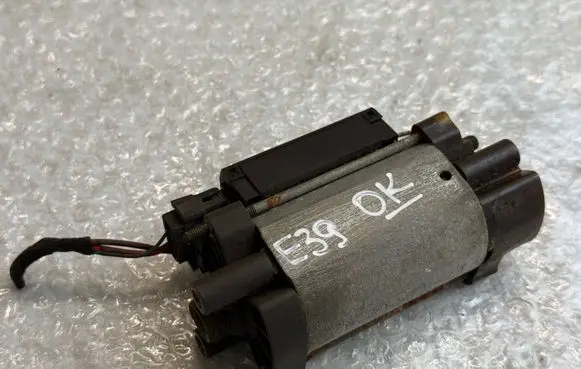 BMW 5 E39 Seat adjustment motor 67318352193 8352193 0130008089